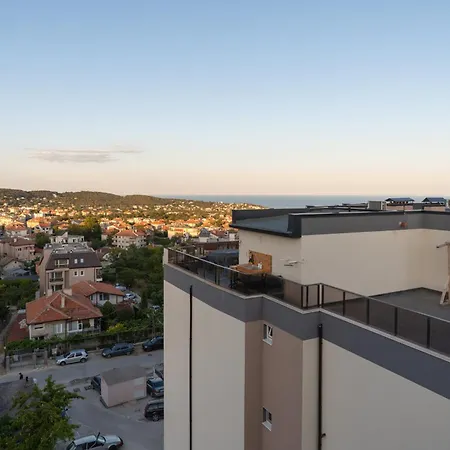 Skyview Apartment